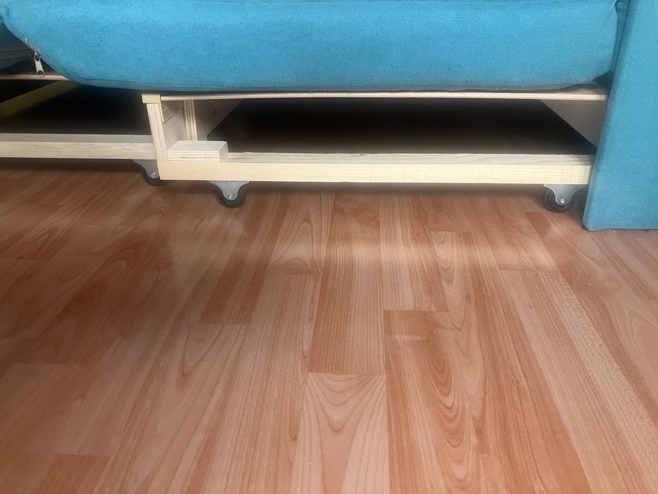 Разтегателен двуместен диван