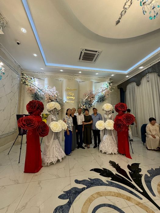 Розы для встреч гостей