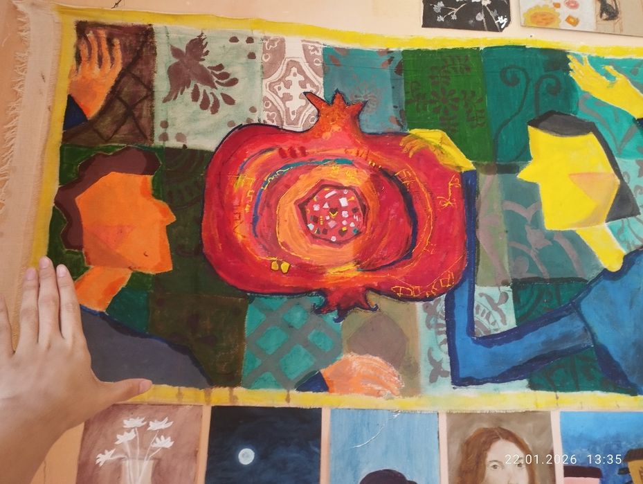 картины на бумаге или материал