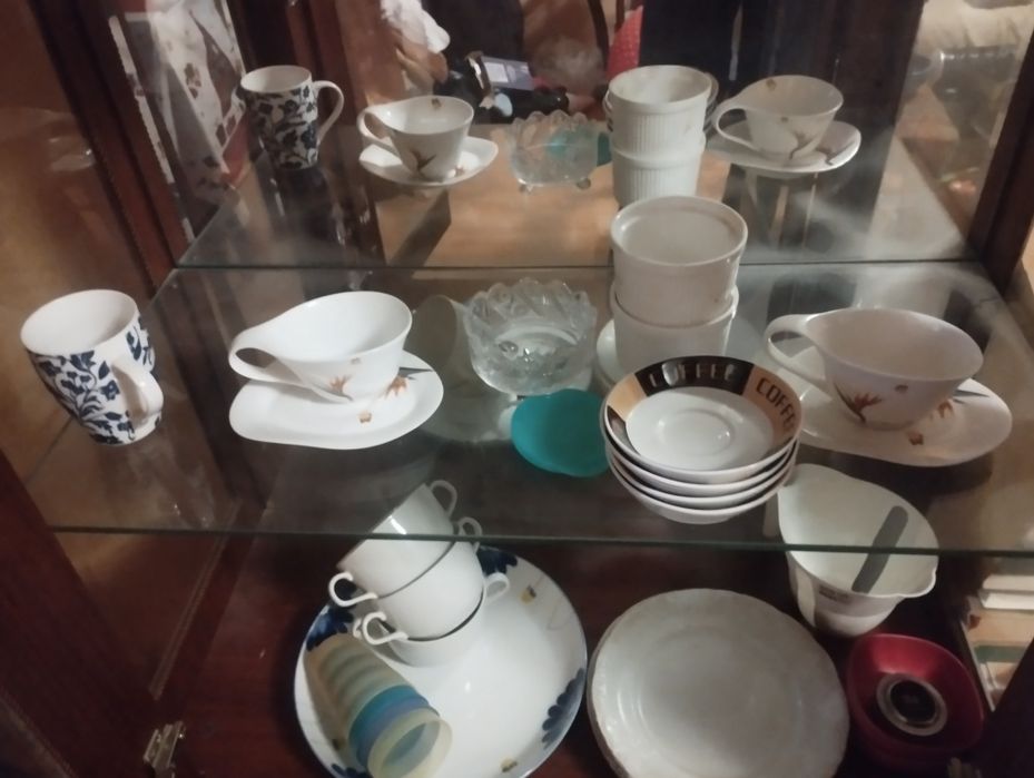 Продам стаканы и тврелки