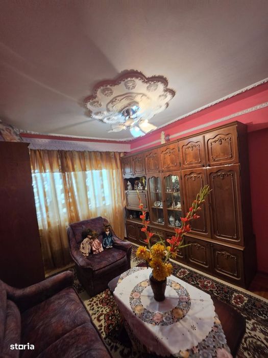 Apartament 3 camere decomandat Mioritei