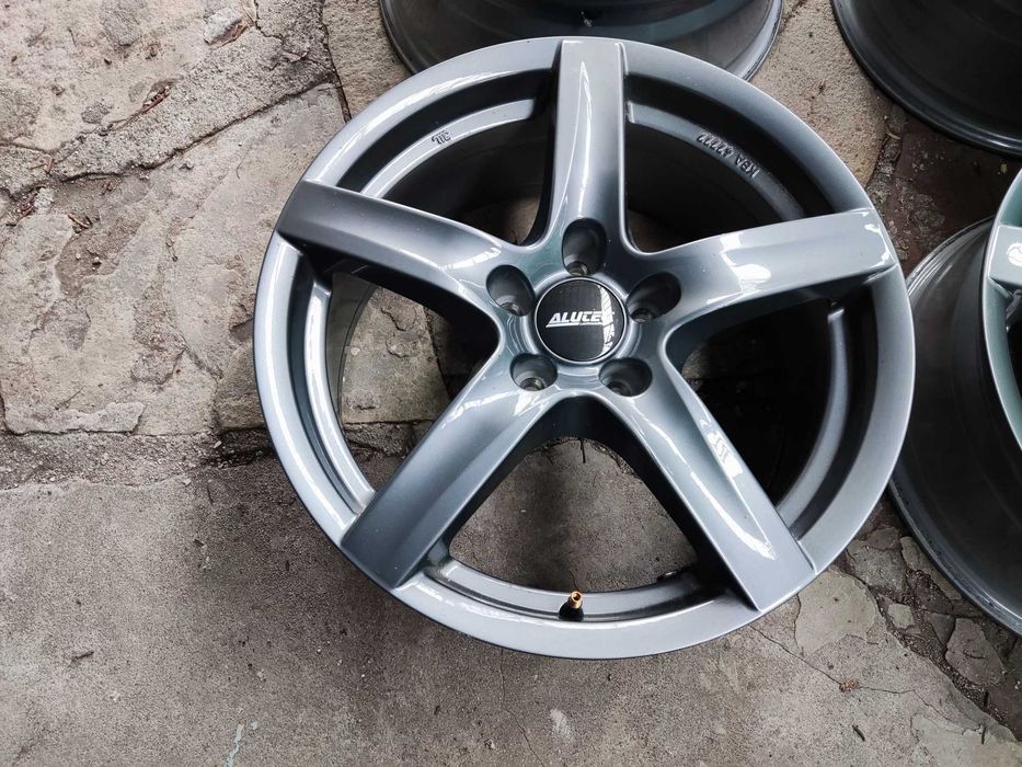 5x112 17 цола лети джанти Alutec 17 цола 5x112 VW Skoda Seat Audi ЕТ35