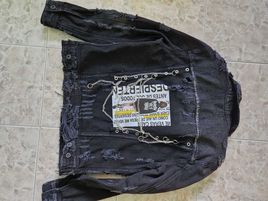 Дамско черно дънково яке с накъсан ефект