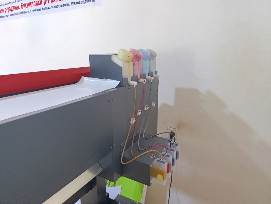 Продается широкоформатный принтер Locor