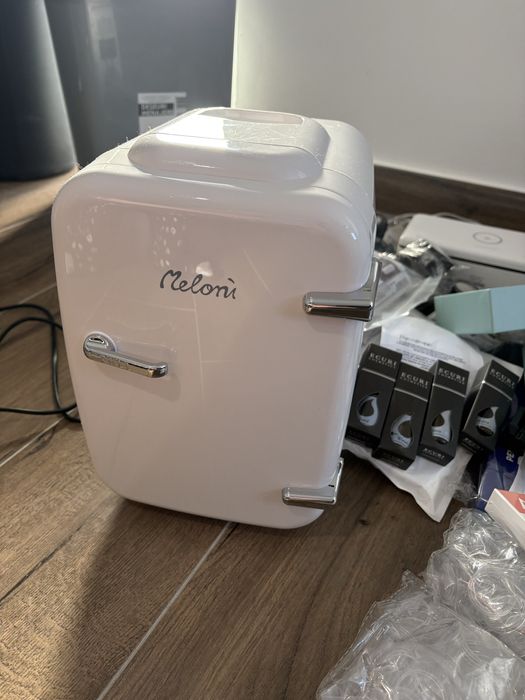 Frigider mini Meloni