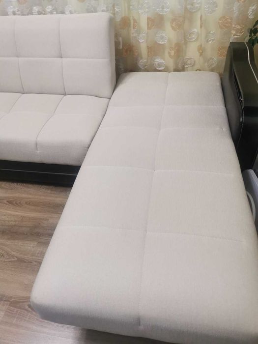 Продавам холов ъглов диван от Айко