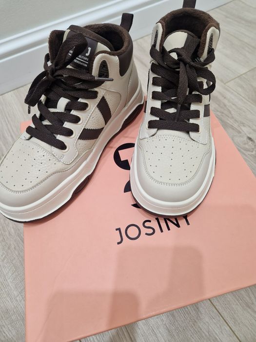 Продам кроссовки JOSINY новые