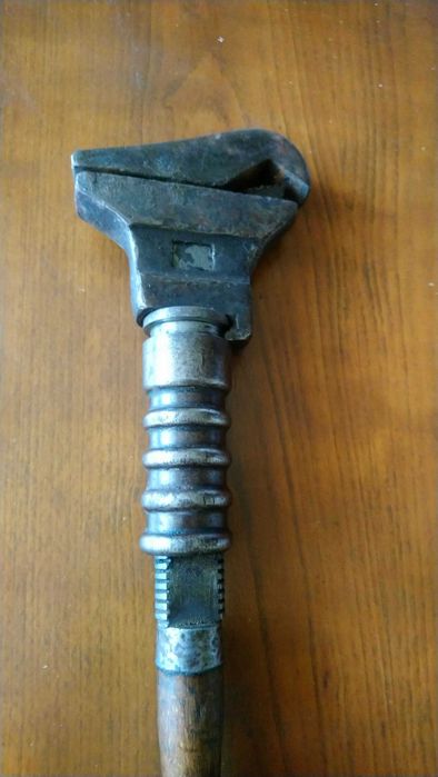 Стар регулируем ключ.