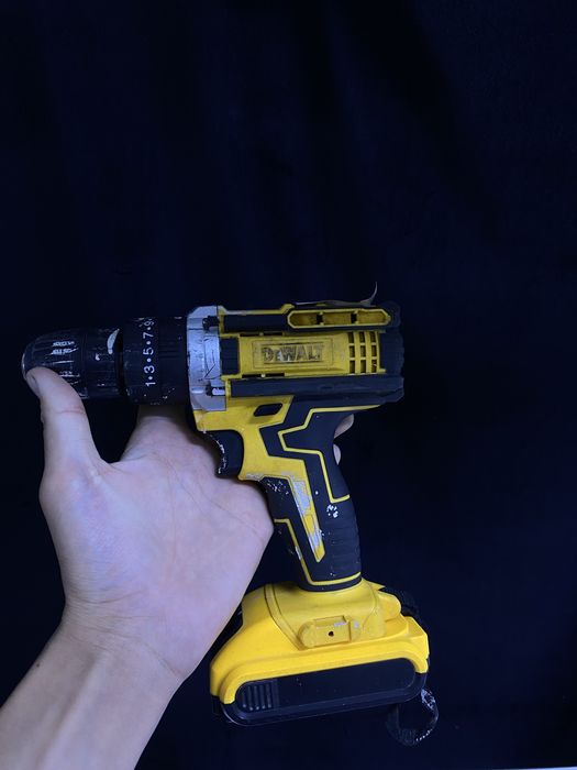 Шруповерт Dewalt