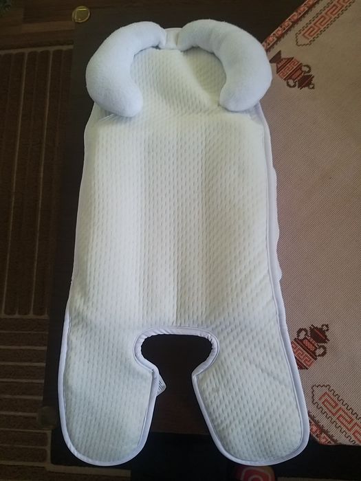 Продавам възглавничка за стол за кола Lorelli