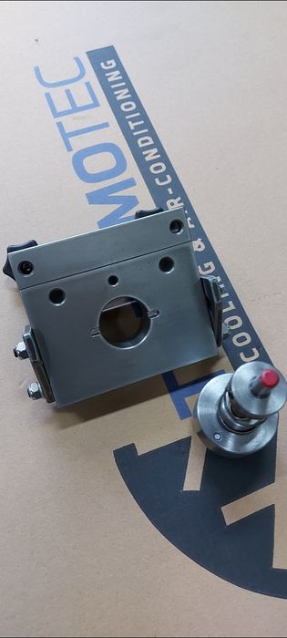 Шаблон за минификс комплект с фрезер 15мм. 
За минификс 34мм 
Има отво