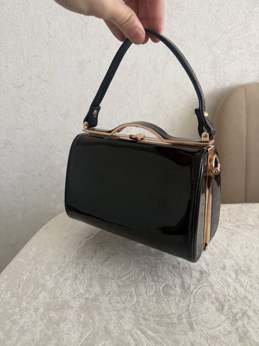 Черная сумка-клатч