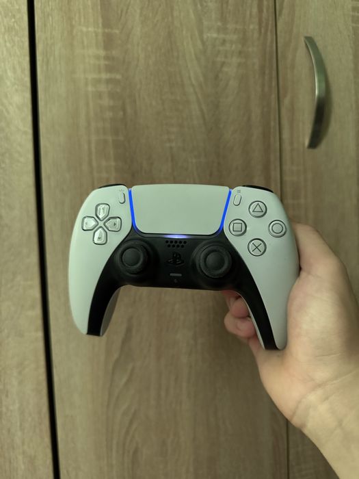 DualSense джойстик за ps5