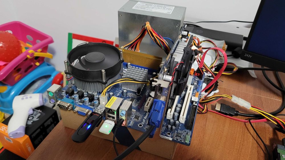 Kituri PC Core 2 Quad si Athlon 64 X2