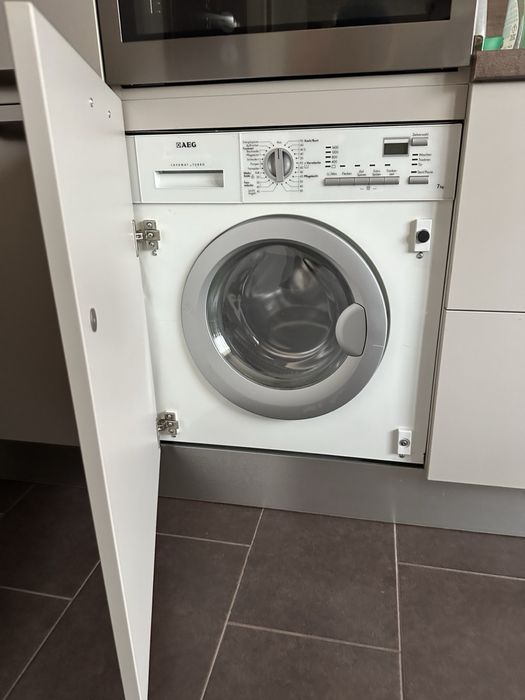 Пералня за вграждане AEG