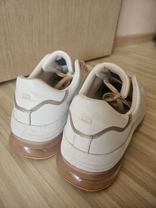 Обувки Tommy Hilfiger