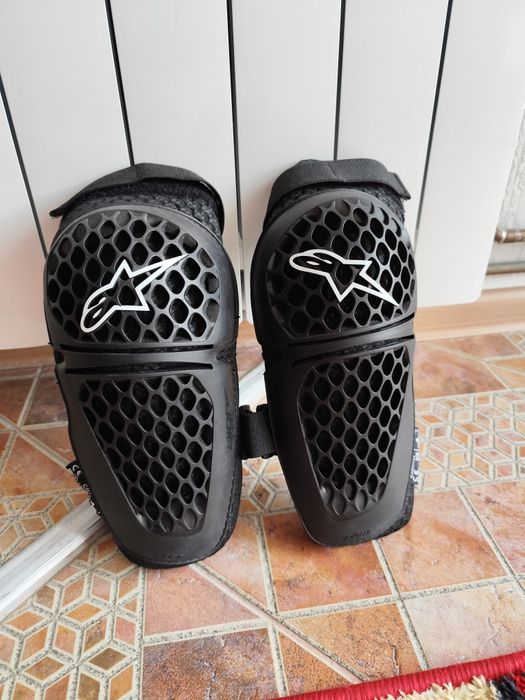 Genunchiere alpinestars bionic plus S/M, Noi !