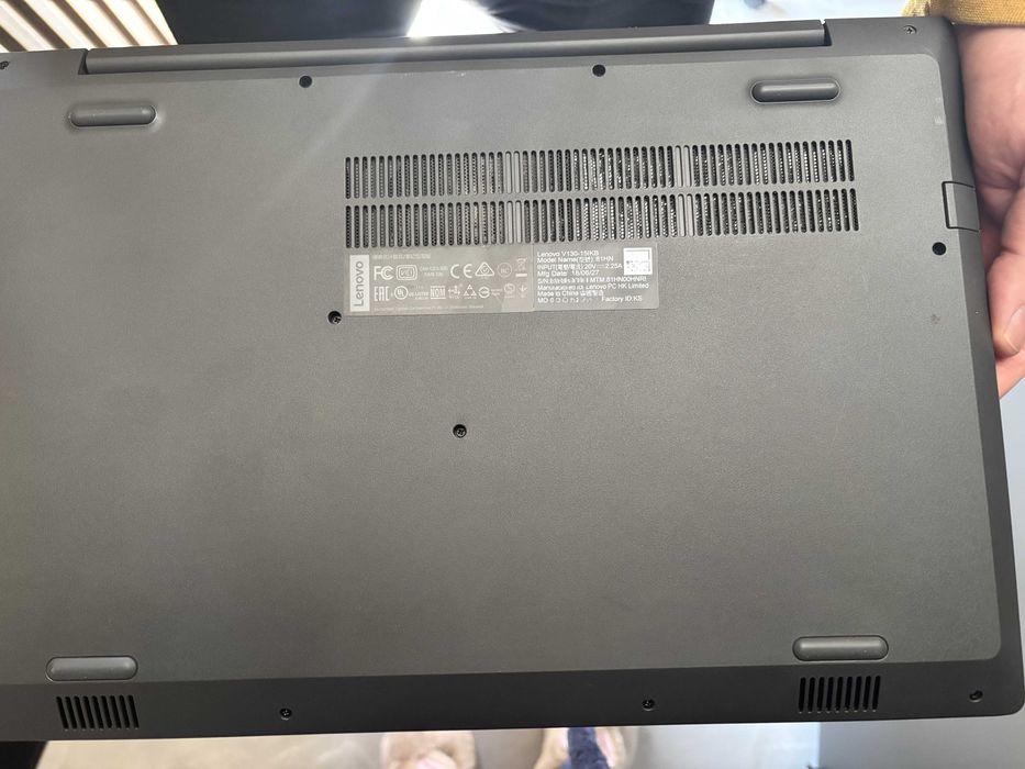 LENOVO V130-15IKB - 6th Generation Intel® Core™ i3-6006U  4GB DDR4