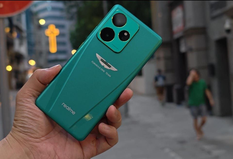 Realme Gt7 Aston Martin Edition