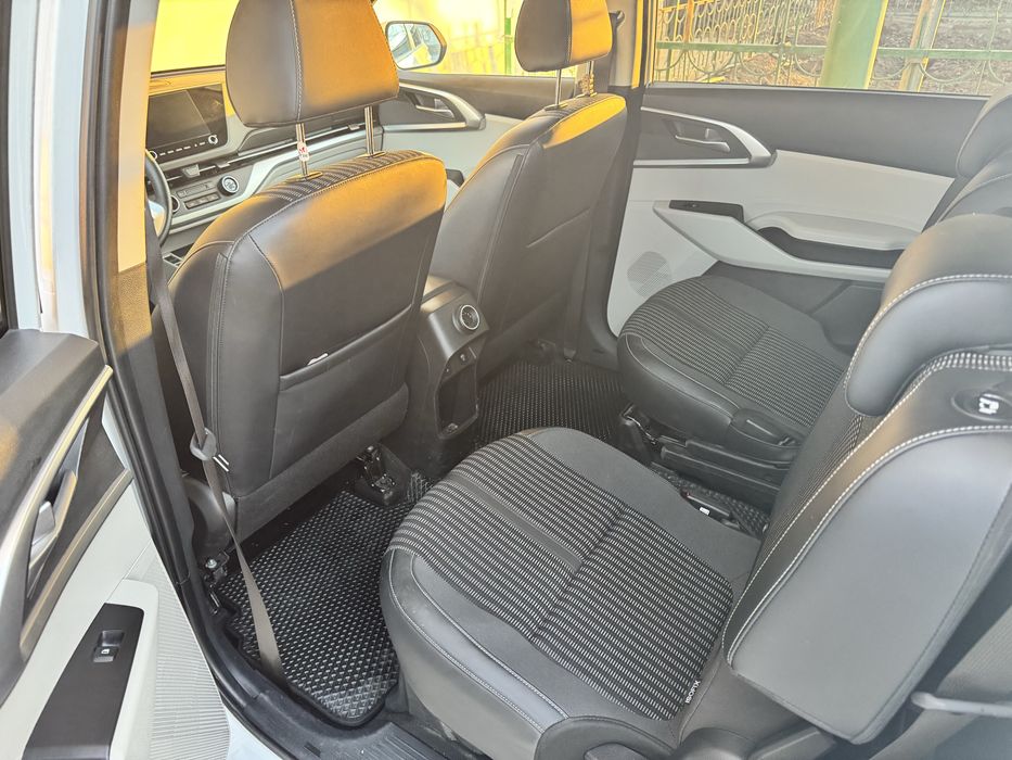 Киа Carens, 6 местный, 1 позиция