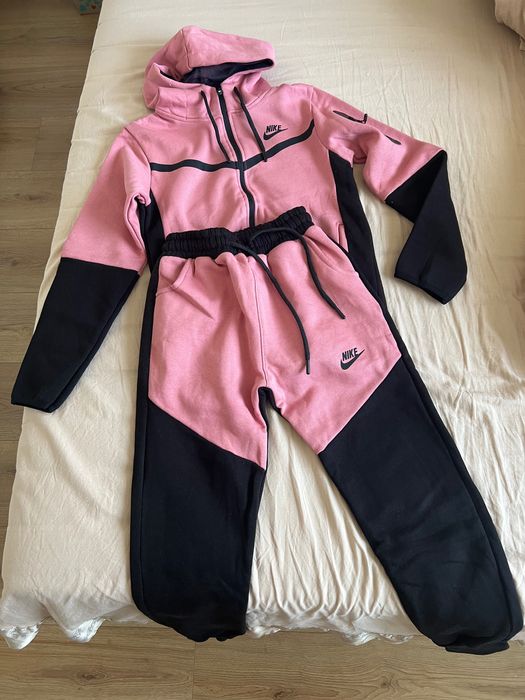 Анцуг за момиче на 8 години.