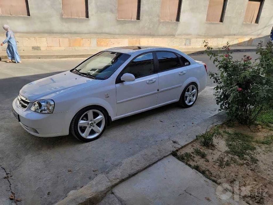 Chevrolet lacetti LTZ 1.8 вариант