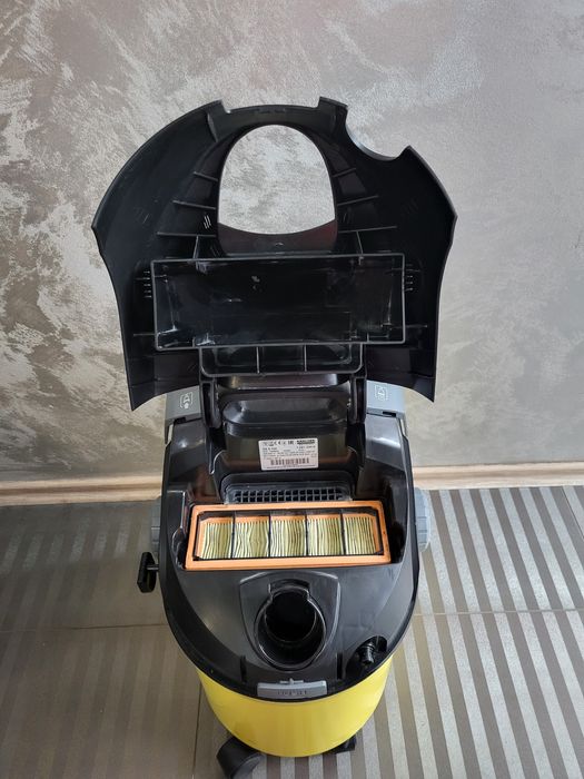 Aspirator cu functie de spalare Karcher SE 5100