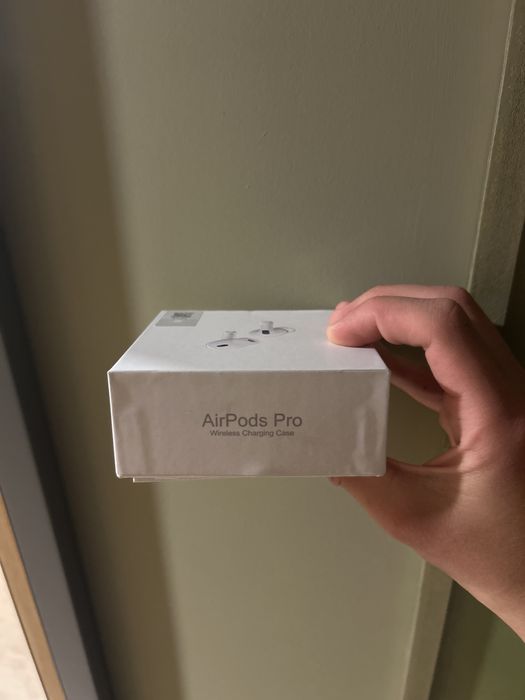AirPods 2 Apple