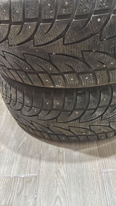 Продам резину 235/55/19