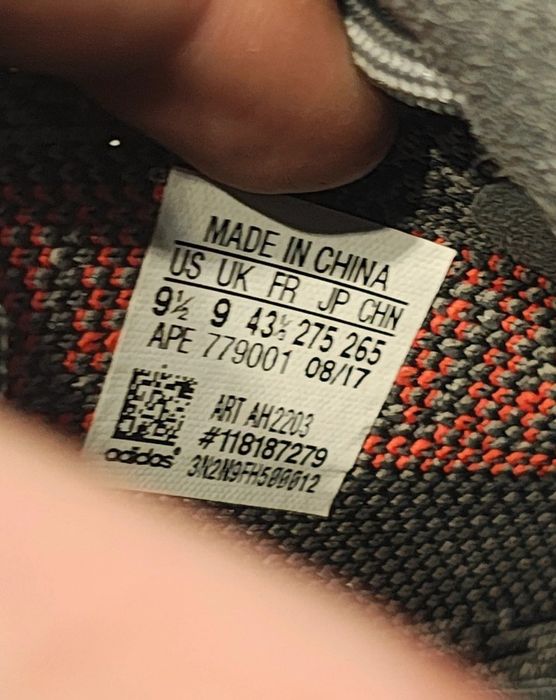 YEEZY BOOST 350 V2 grey red