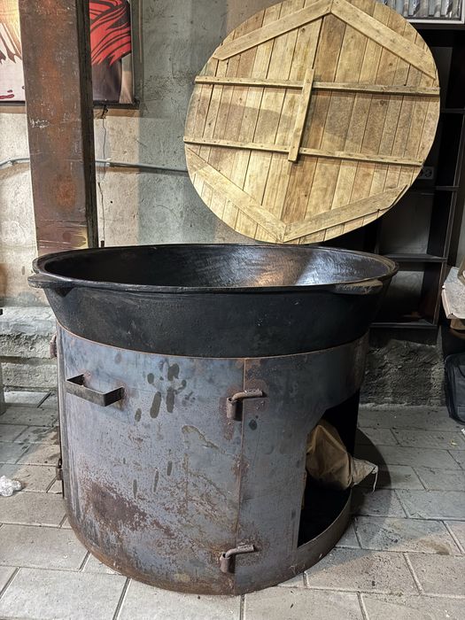 Продам Казан чугун 200л.