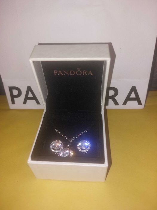 Set de bijuterii in cutie cadou cu punguta cadou pandora