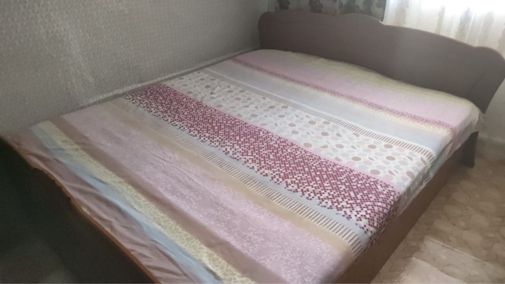 Продам двухспальную кровать