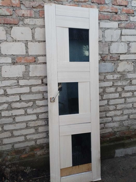 Отдам дверь даром