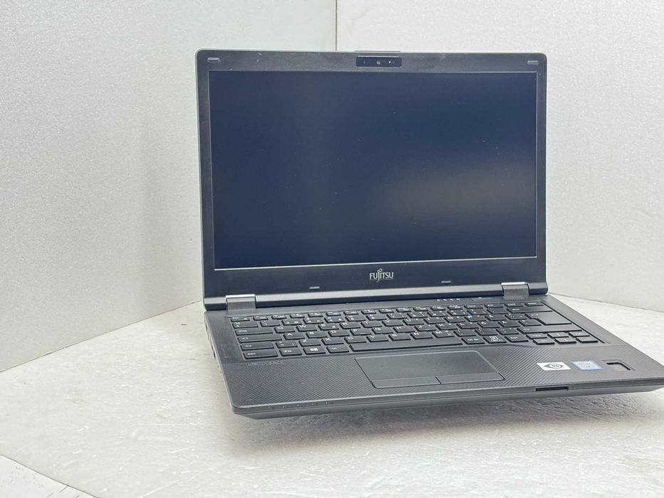 Реновиран Fujitsu LIFEBOOK E549 i5-8265U 16GB 260GB NVMe гаранция
