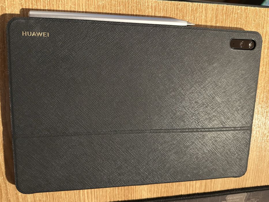 Tableta Huawei MatePad 11 (2021) cu creion si tastatura