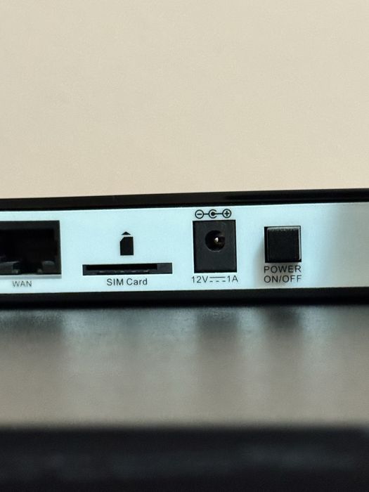 Router Wireless D-link DWR-921 cu slot SIM card, LTE 4G