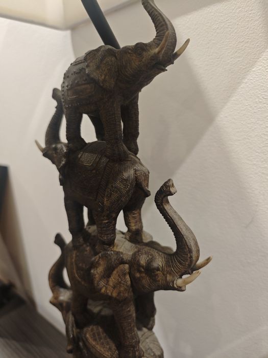 Нощна лампа със слонове