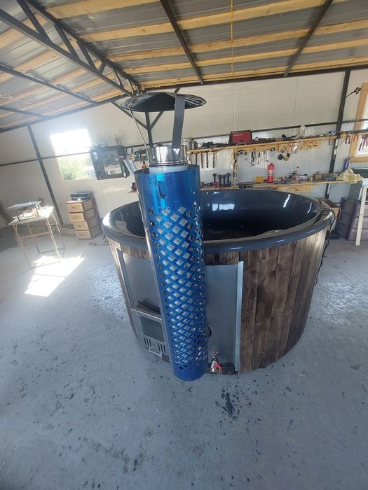 Ciubar  jacuzi de fibra de sticla cu soba integrata,în Cluj Napoca