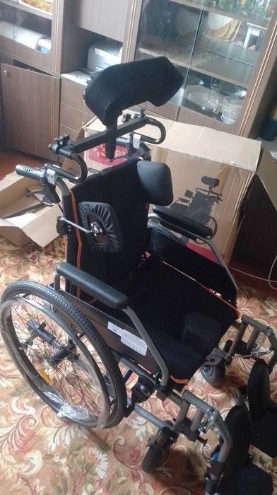 Продам кресло-коляска для инвалидов "Armed"4000 .