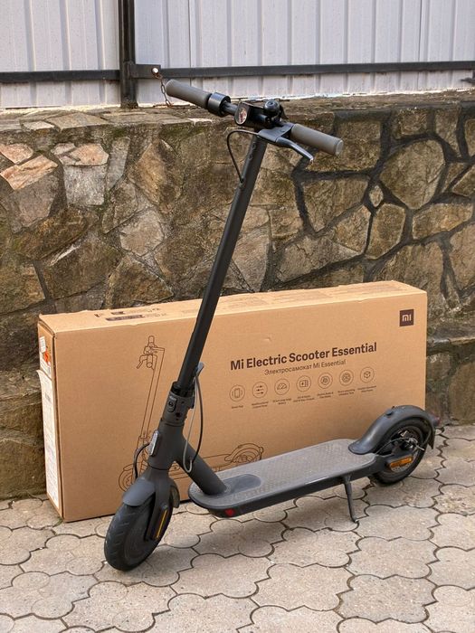 Trotinetă electrică Xiaomi Mi Electric Scooter Essential – întreținută, cu cutie originală