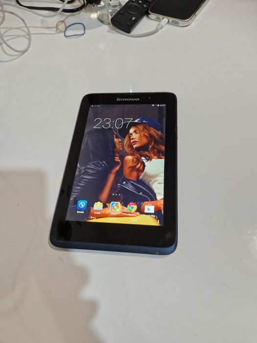 Tableta Lenovo  perfect funcționala.  Android 4.4