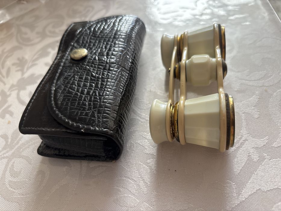 Продам бинокль театральный