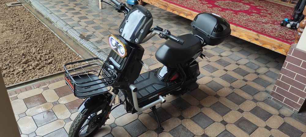 Skuter Drongo 16r 500W sotiladi