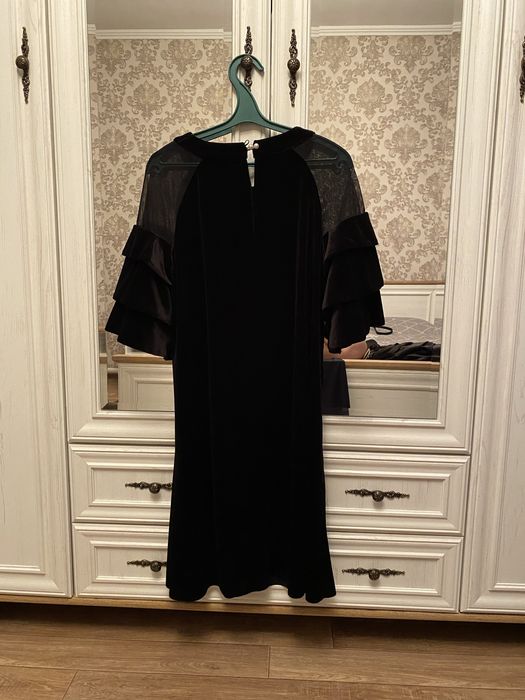 На продаже платья