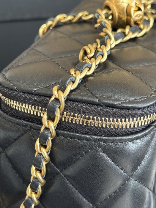 Poseta Chanel Vanity 17cm - full box/premium/alb/negru