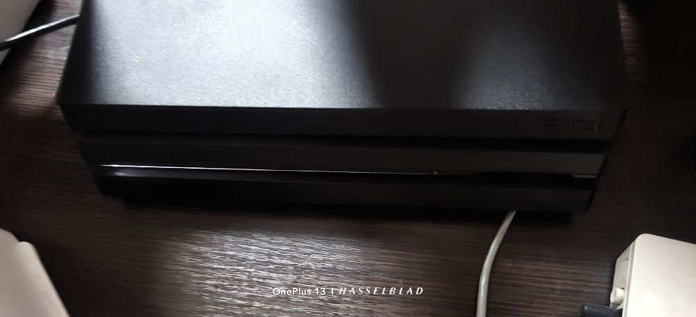 Playstation 4 pro 1tb ЧИТАТЬ ОПИСАНИЕ