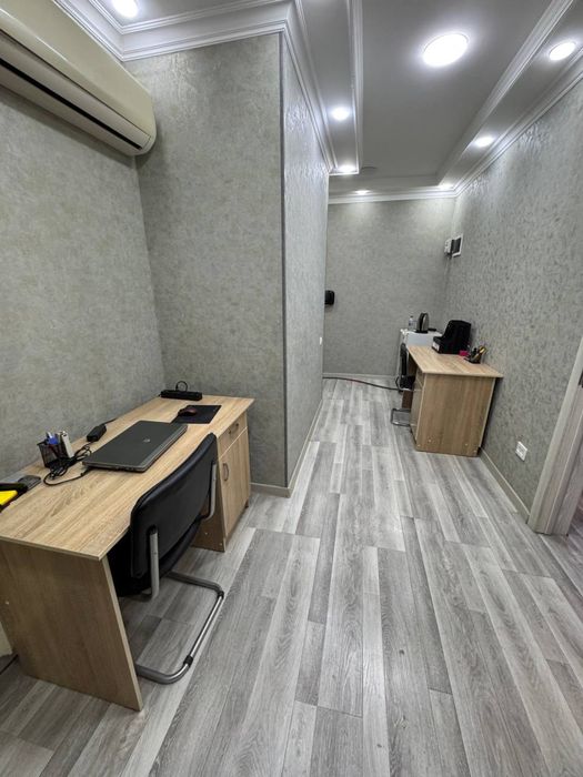 Продаётся офис своя