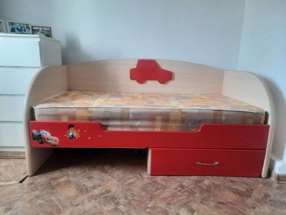 Детская кровать в хорошем состоянии