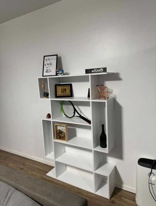 Vând bibliotecă / etajeră albă